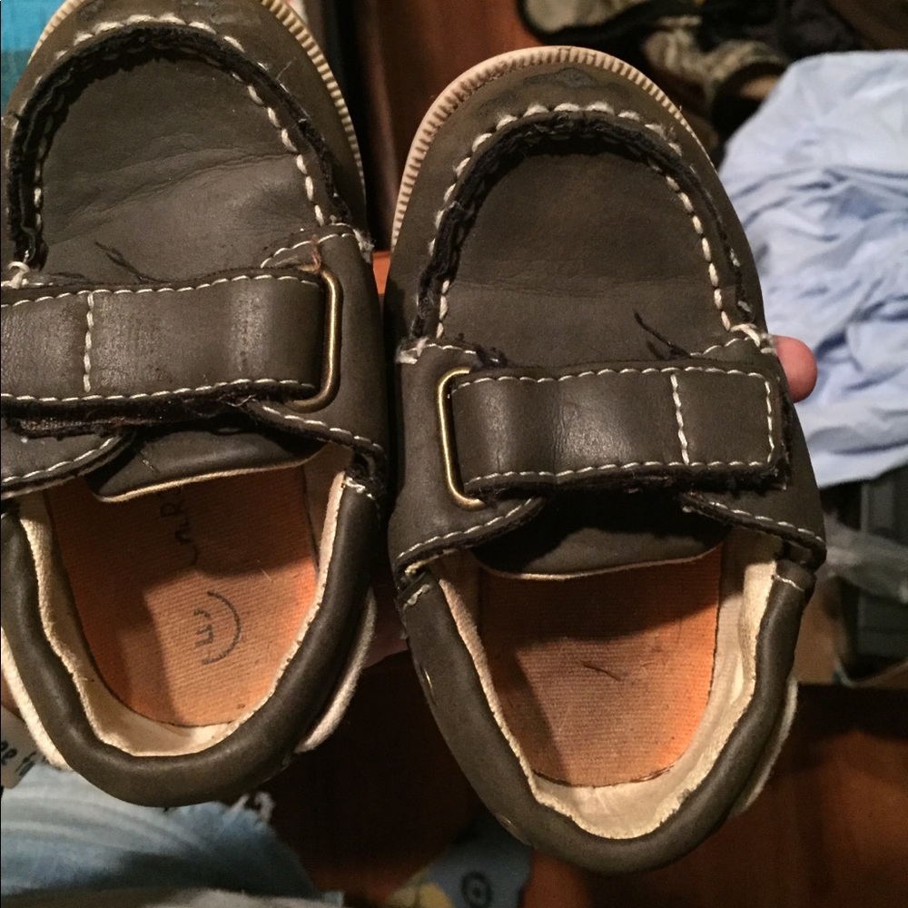 Boys shoes